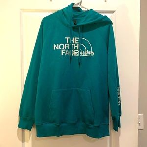 North Face XL women’s hooded sweatshirt. Never worn; nwot